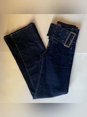 Edikted Women’s Navy Blue Bootcut High Rise Jeans with Matching Belt